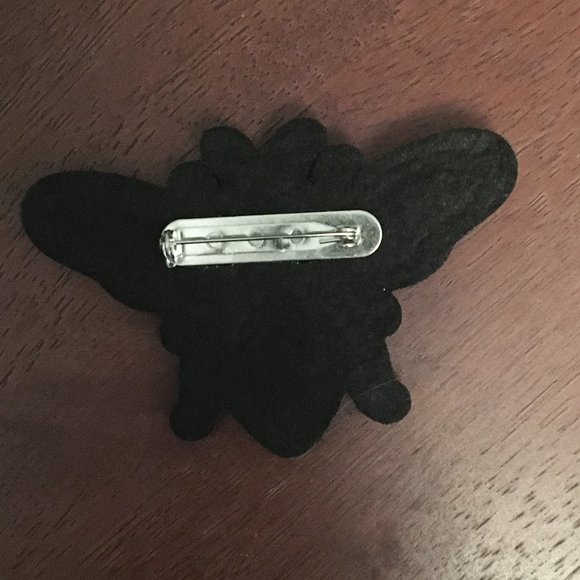 bee pin - Picture 2 of 2